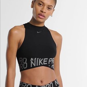 Nike Pro Intertwist Crop Top